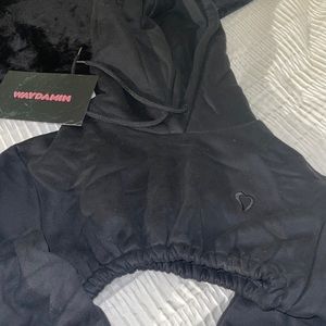 Cropped Hoodie in Black